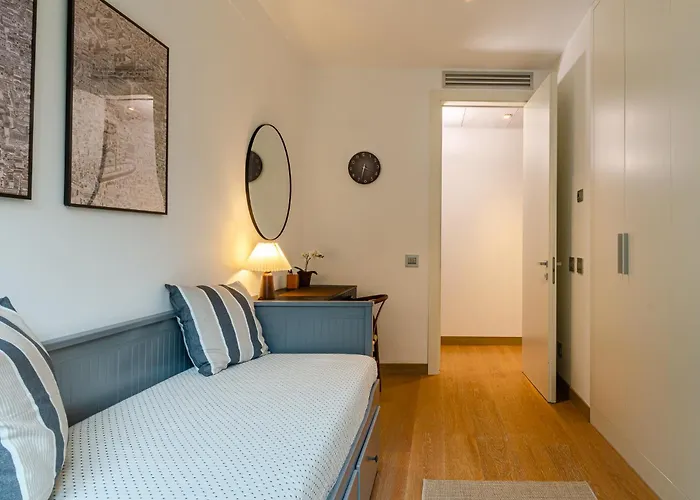 Domus Urbana 152 Apartment *