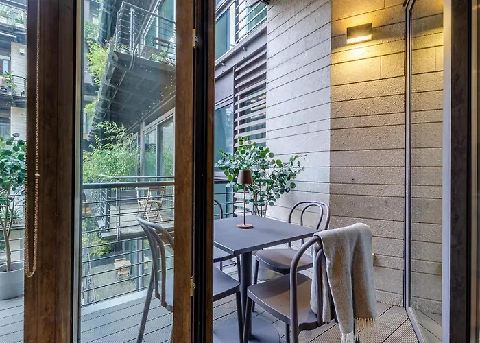 Domus Urbana 152 Apartment *